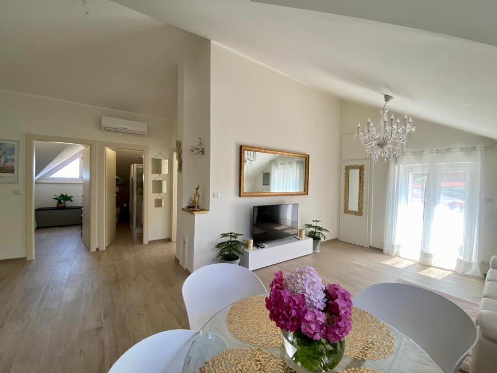 Casa Tra I Castelli Apartment San Martino Alfieri Exterior photo